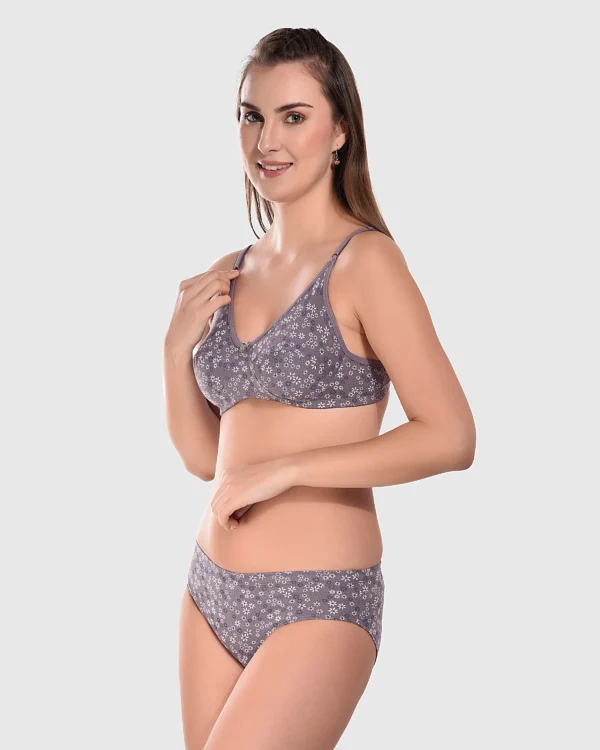 Non-Wired Full Coverage Bra With Hipster Panty - Image 4