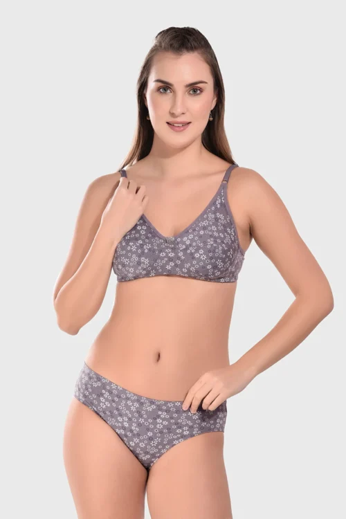 Non-Wired Full Coverage Bra With Hipster Panty