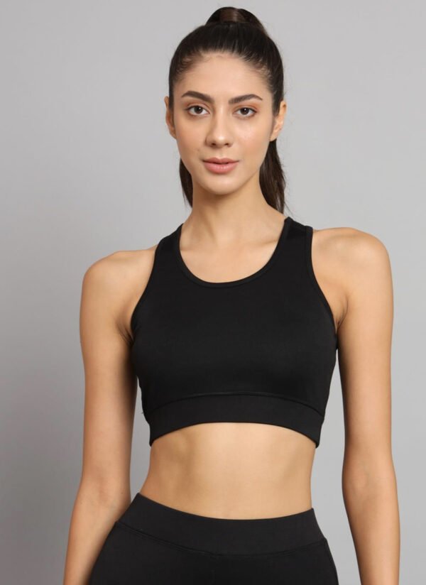 Classic Black Sports Bra with a Sleek Fit